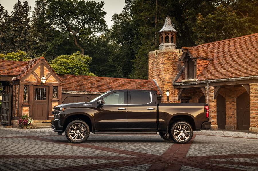  Chevrolet Silverado High Country Concept 2018 года  (фото 2 из 3)